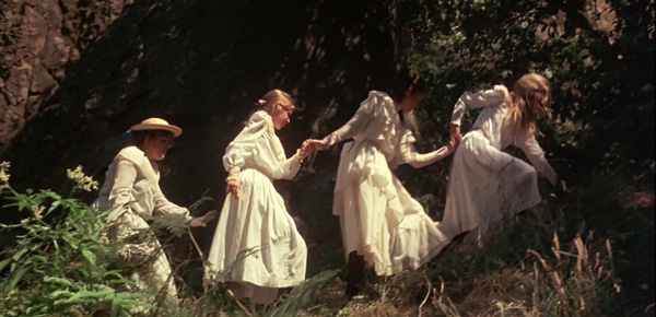 picnic-at-hanging-rock-1975-movie-review-girls-climb-mountain-miranda-anne-louise-lambert